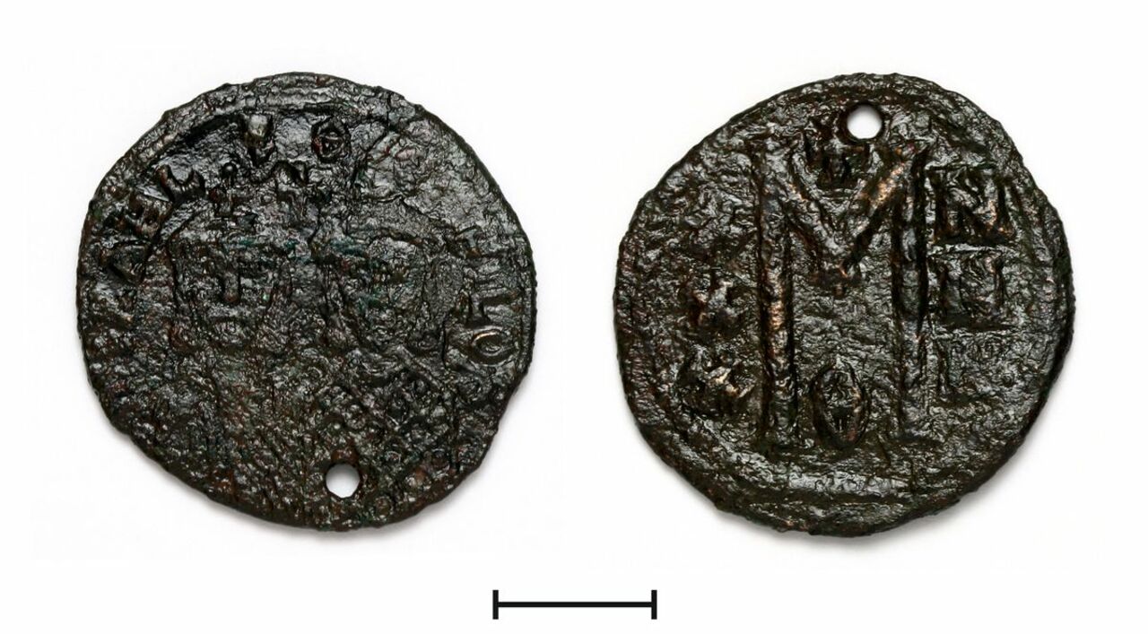 аверс Античная монета · Follis · VIII в.