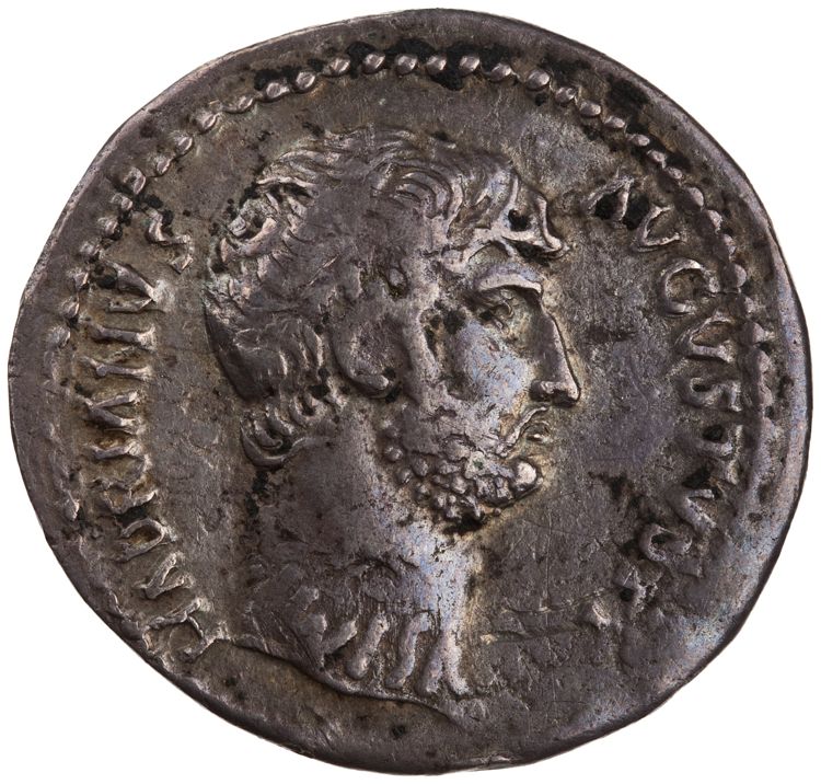 аверс RIC II Hadrian 512