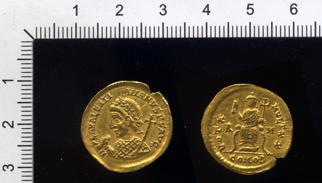 аверс RIC X Valentinian III 2034