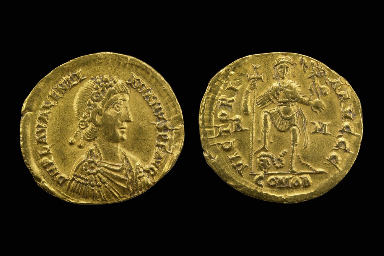 аверс RIC X Valentinian III 2005