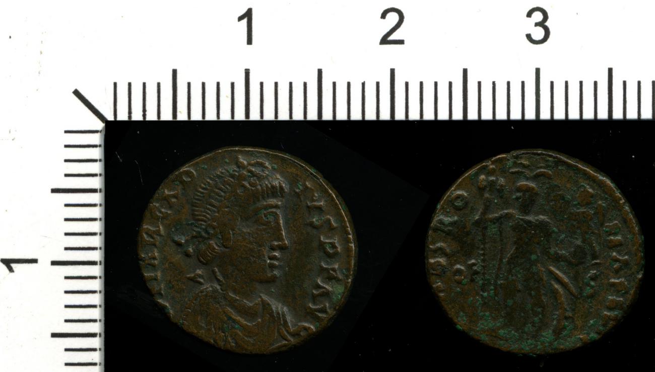 obverse RIC IX Rome 67D
