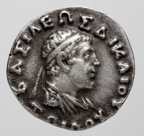 Bactrian and Indo-Greek Coinage Zoilus I 3.2, аверс, BnF (BIGR)