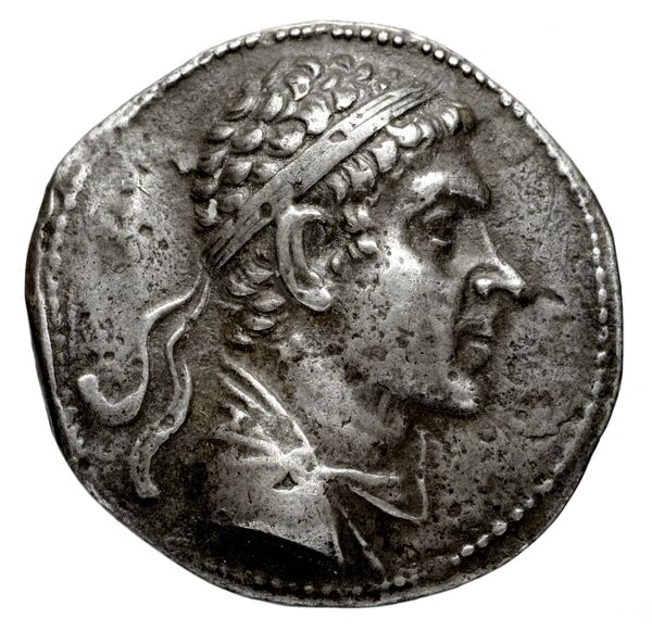 Bactrian and Indo-Greek Coinage Agathocles 1.1, аверс, bnf-bigr