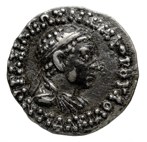 Bactrian and Indo-Greek Coinage Antialcidas 14.1, аверс, BnF (BIGR)
