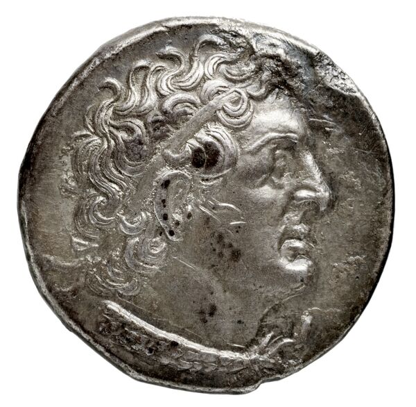 Coins of the Ptolemaic Empire Vol. I, Part 1, no. 442, аверс, bnf-hrc