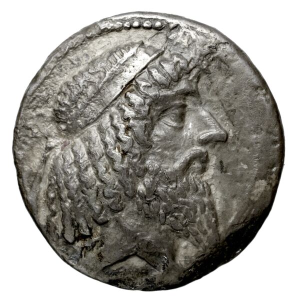 Attambelus I of Characene Charax Spasinou BMC Characene pl. 55, 10-14, аверс, BnF (IRIS)