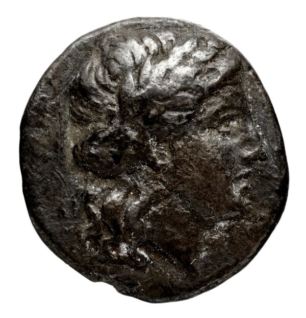 Megara BMC Megara 8-10, аверс, BnF (IRIS)