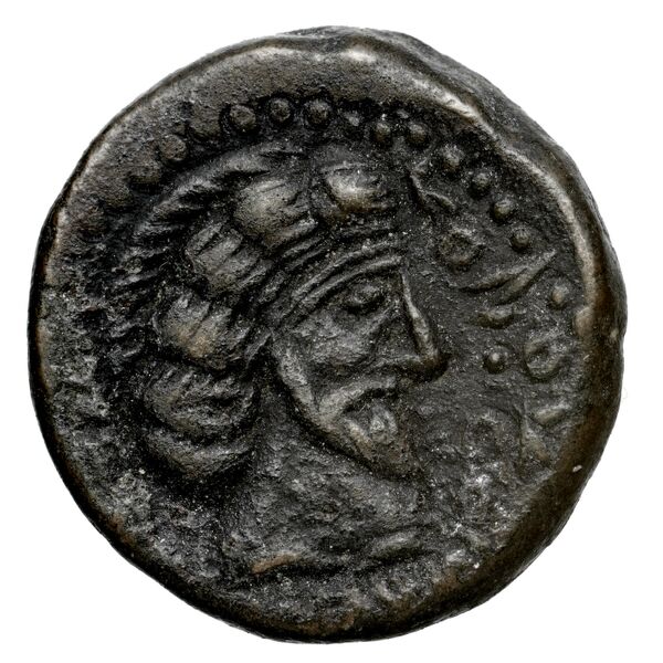 Maga of Characene Charax Spasinou BMC Characene pl. 45, 4 - 46, 16, реверс, BnF (IRIS)