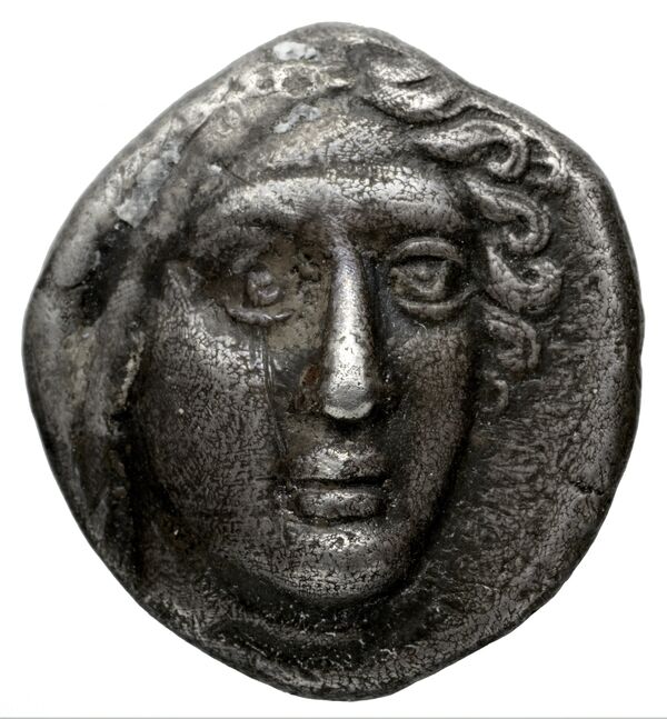 Lebedus Kinns 1980 Period III, AE 11, аверс, bnf-iris