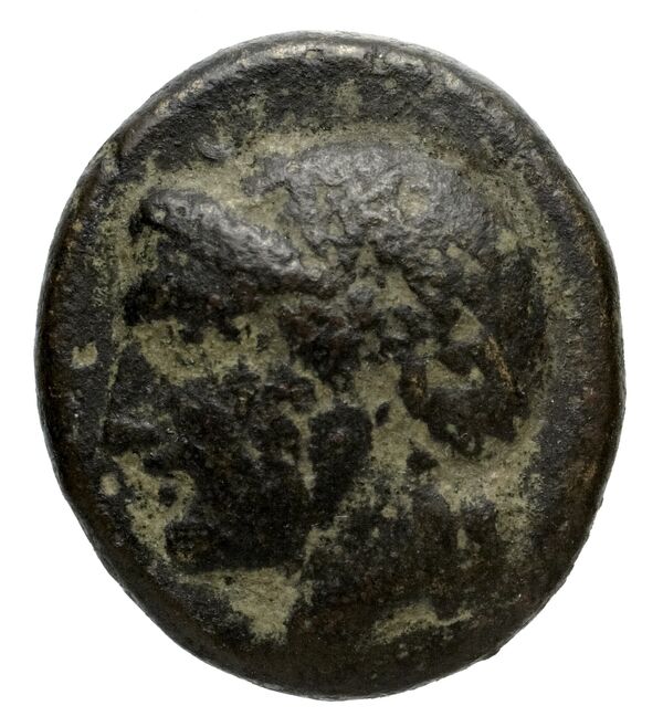 Leucae Kinns, Studies in Greek Personal Names presented to Elaine Matthews, 2010 Bronze D, аверс, BnF (IRIS)