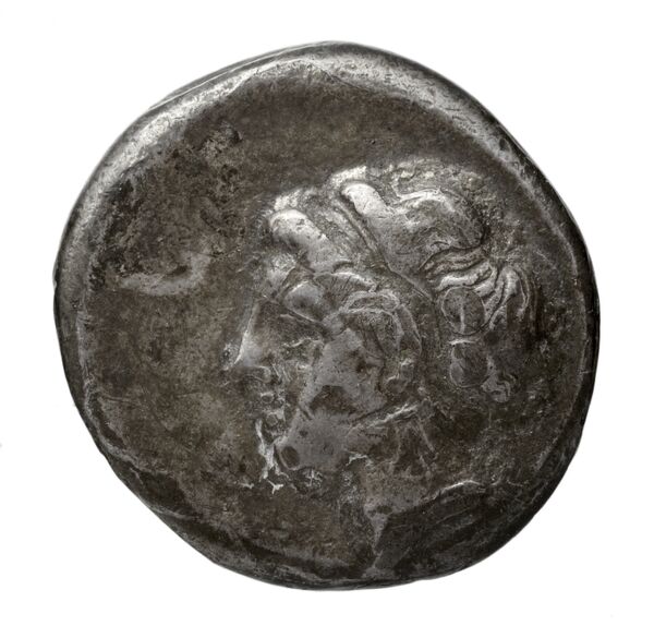 аверс Neapolis Historia Numorum Italy 587