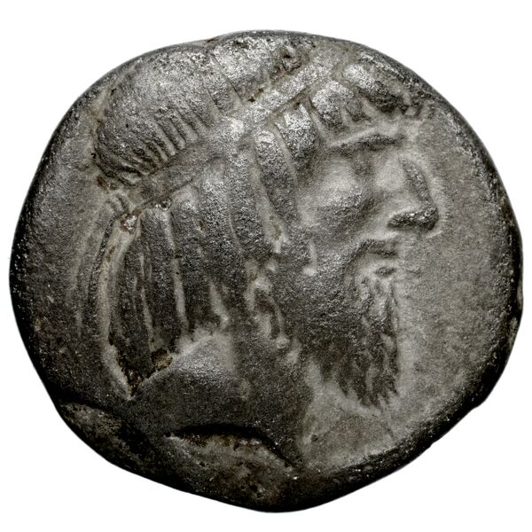 Attambelus II of Characene Charax Spasinou BMC Characene pl. 43, 4-6, аверс, BnF (IRIS)