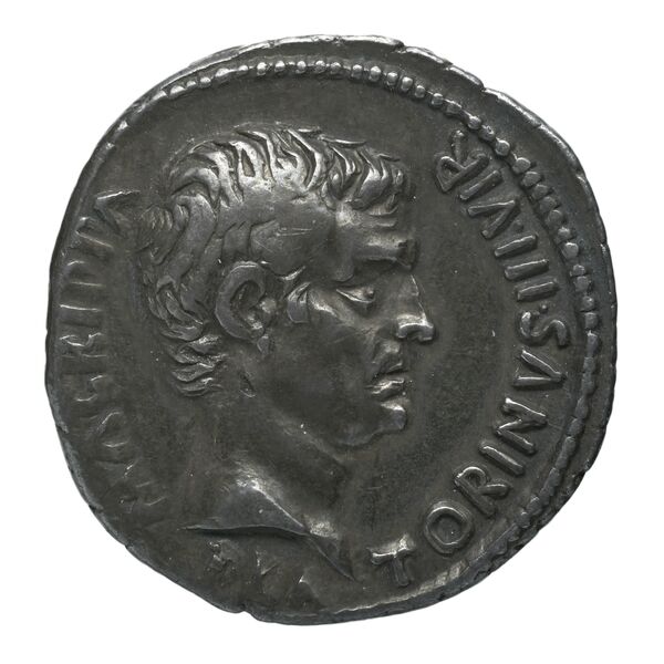 RIC I (second edition) Augustus 408, реверс, BnF (Bibliothèque nationale de France)