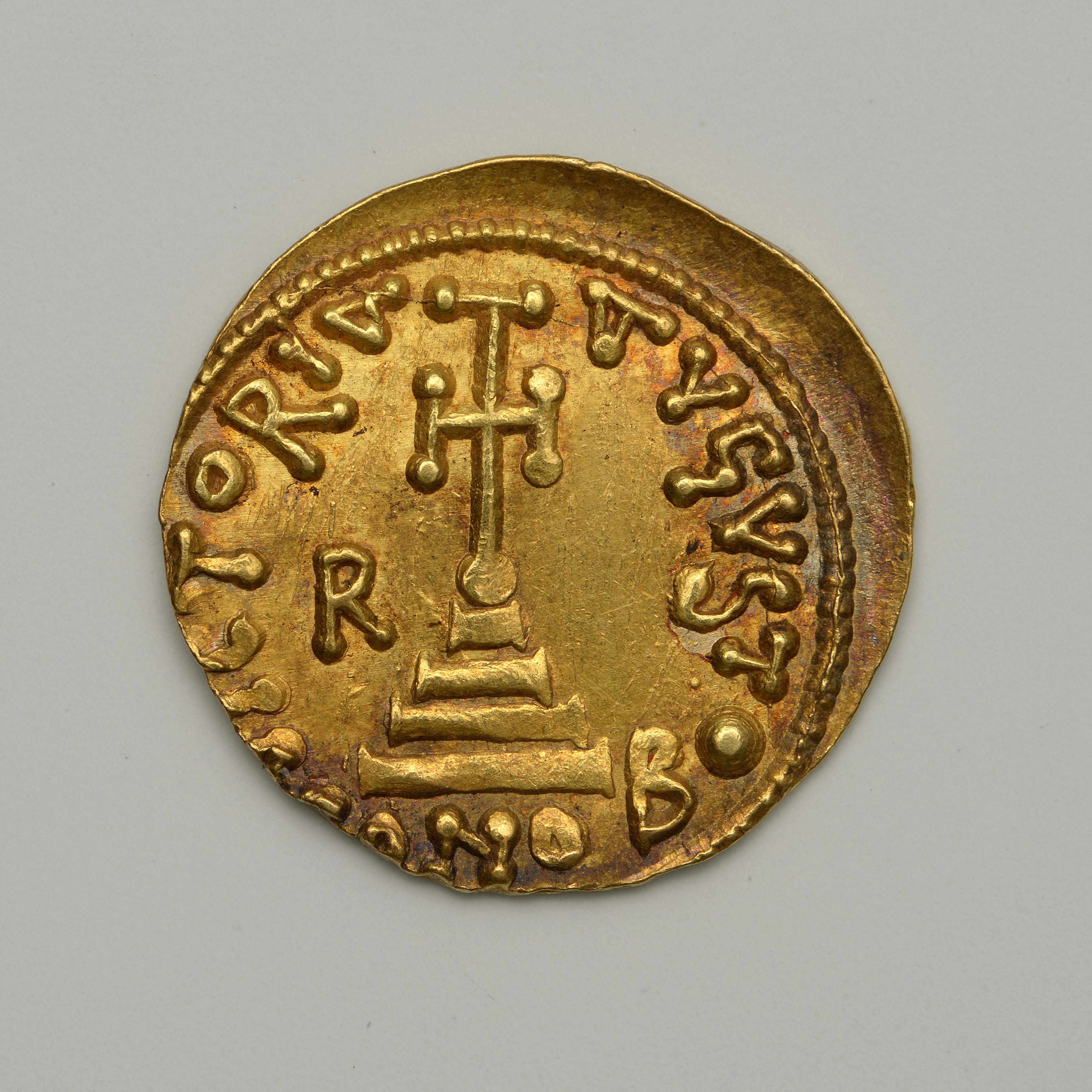 реверс Romuald II — Solidus (Benevento, 706)